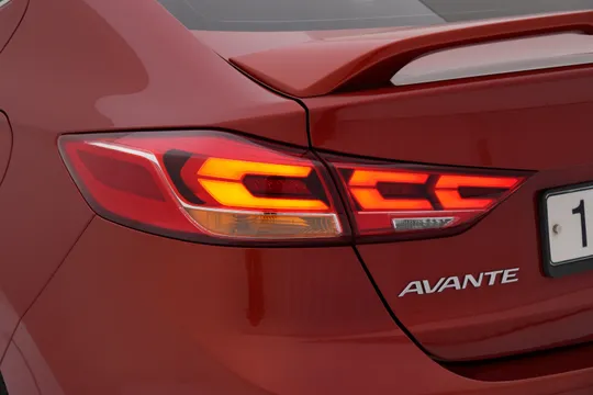 Hyundai Elantra (Avante)
