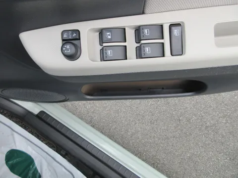 Daihatsu Mira Tocot