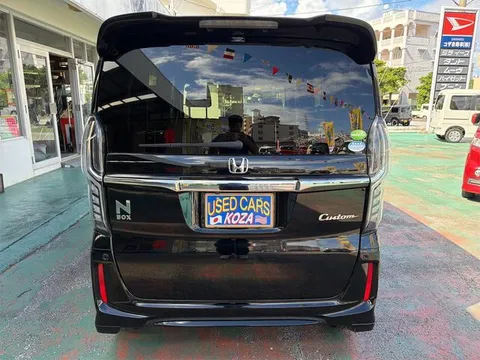 Honda N-BOX Custom