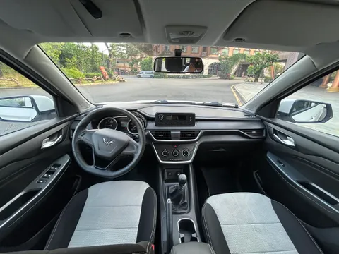 Wuling Hongguang S3