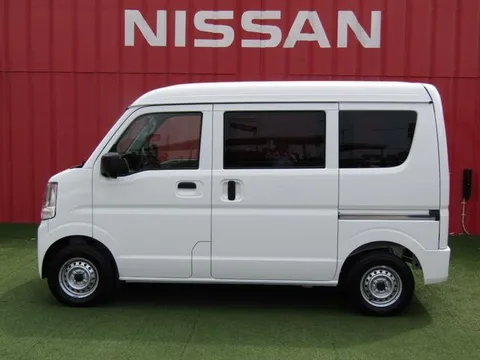 Nissan Clipper Van