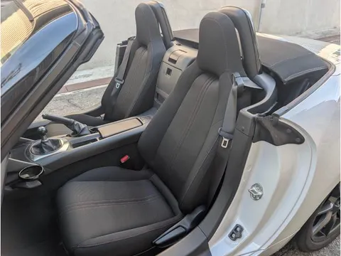 Mazda MX-5 (Roadster)