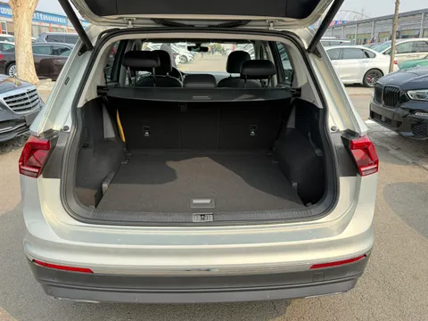 Volkswagen Tiguan L