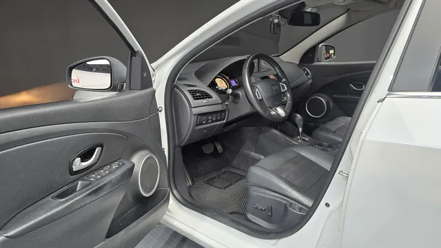 Renault SM3