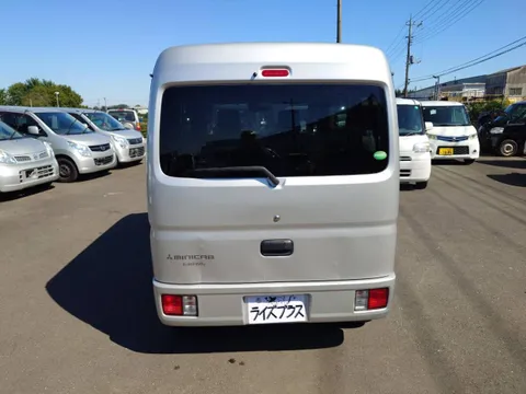 Mitsubishi Minicab Van