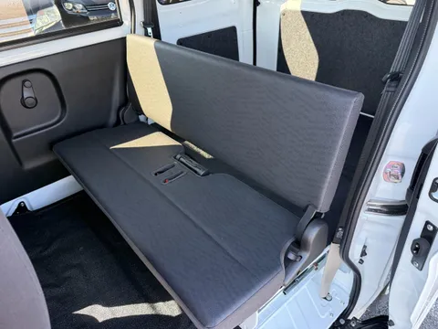 Nissan Clipper Van