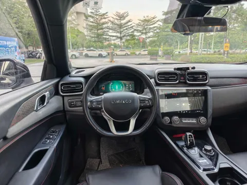 Lynk & Co 03