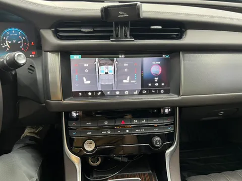 Jaguar XFL