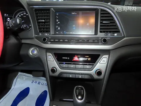 Hyundai Elantra (Avante)