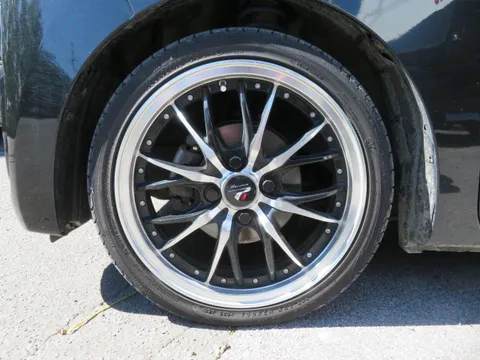 Toyota Pixis Mega