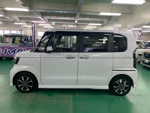 Honda N-BOX Custom