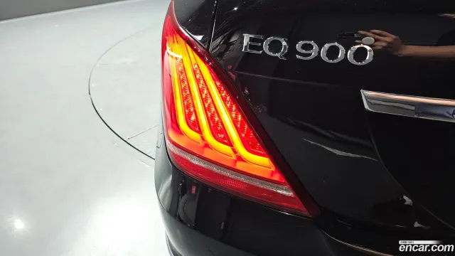 Genesis G90 (EQ900)