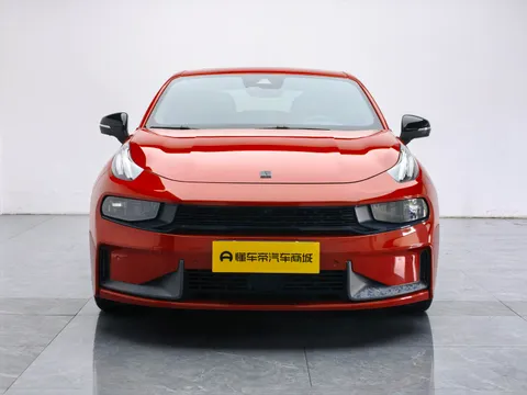 Lynk & Co 03