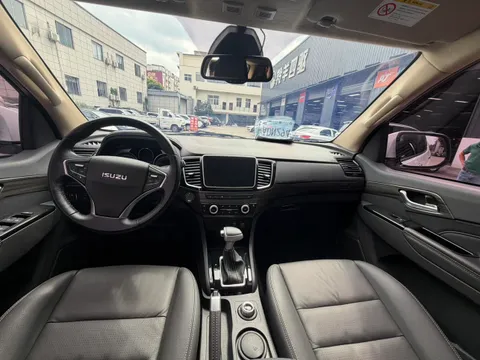 Isuzu mu-X