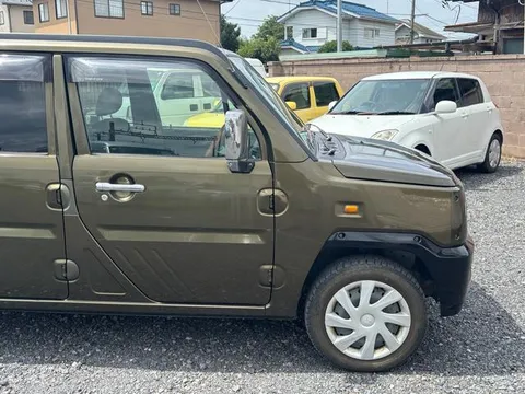 Daihatsu Naked