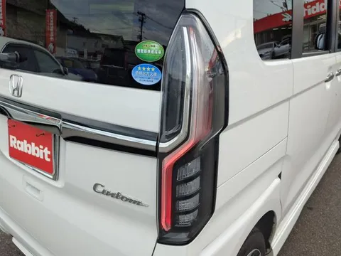 Honda N-BOX Custom