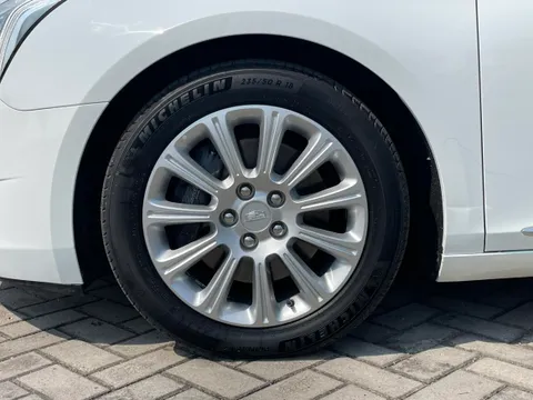 Cadillac XTS