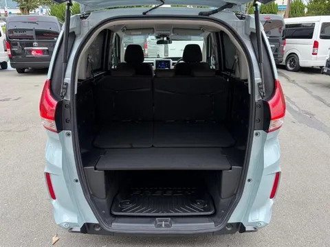 Honda Freed Plus