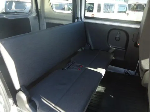 Nissan Clipper Van