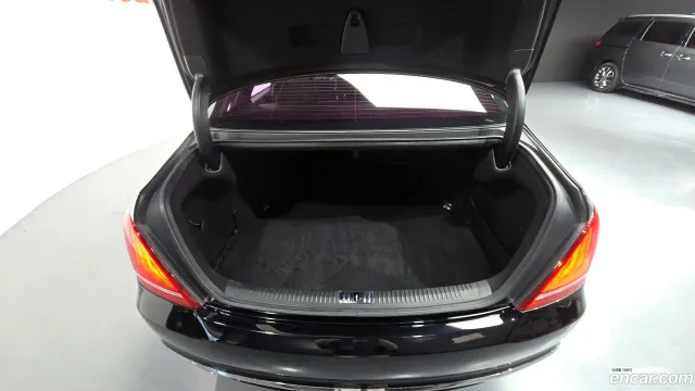 Genesis G90 (EQ900)