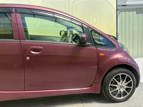 Mitsubishi I
