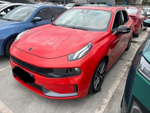 Lynk & Co 03
