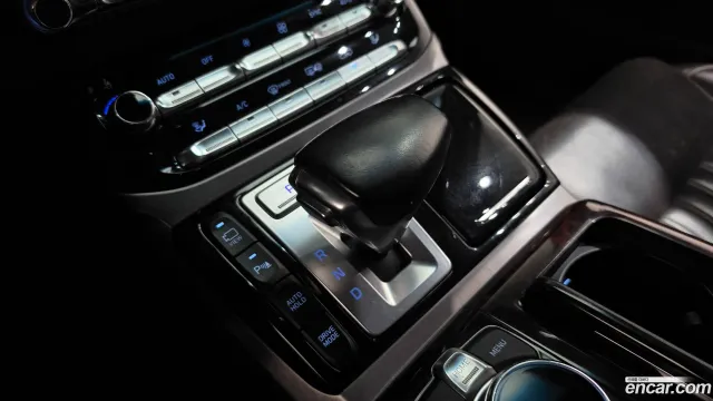 Genesis G90 (EQ900)