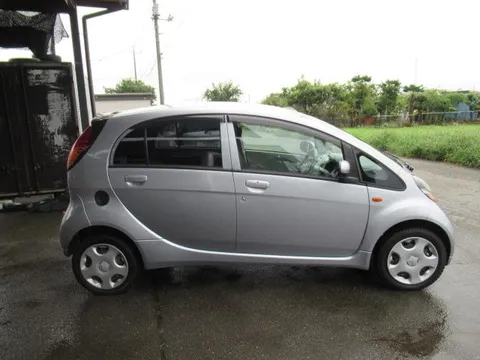 Mitsubishi I