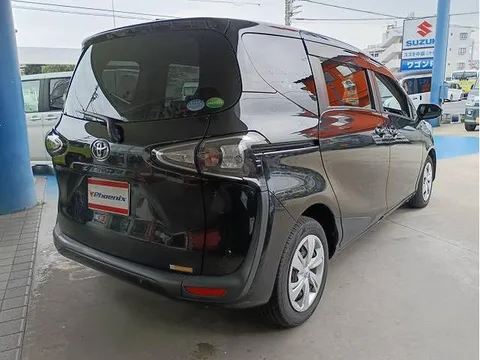 Toyota Sienta