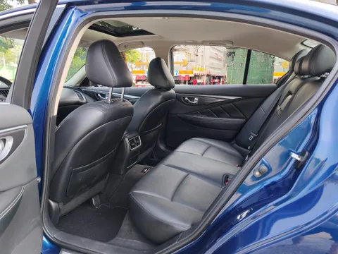 Infiniti Q50L
