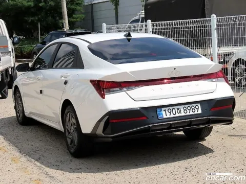 Hyundai Elantra (Avante)