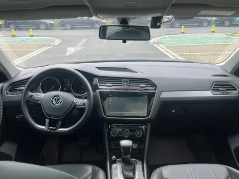 Volkswagen Tiguan L
