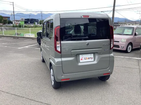 Suzuki Spacia