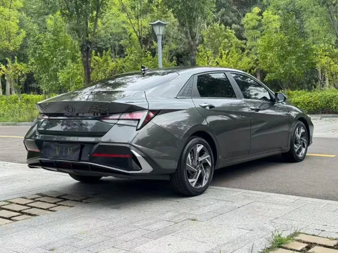 Hyundai Elantra (Avante)