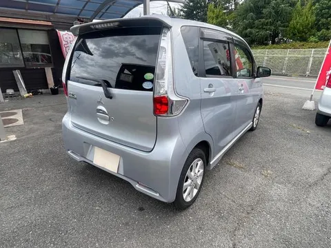 Mitsubishi eK Custom