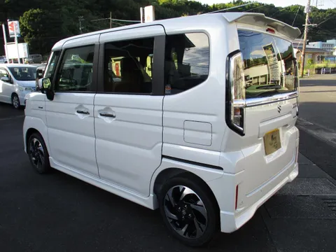 Suzuki Spacia Custom