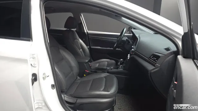 Hyundai Elantra (Avante)