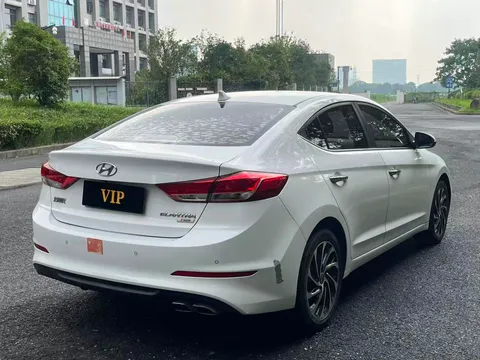 Hyundai Elantra (Avante)
