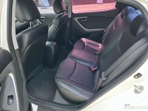 Hyundai Elantra (Avante)