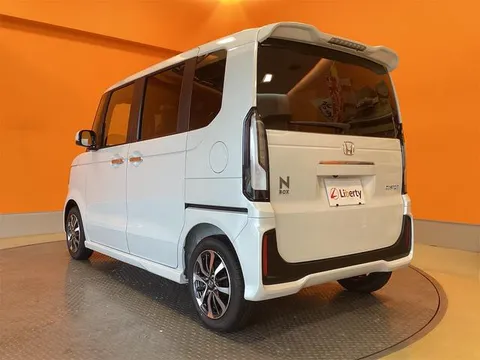 Honda N-BOX Custom