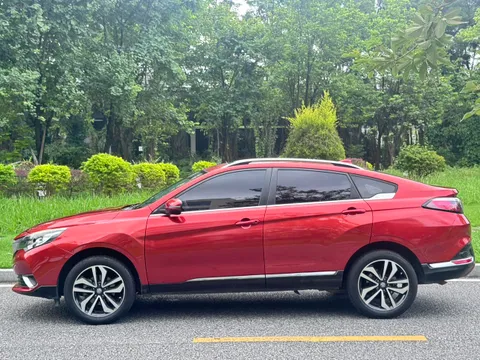 Venucia T90