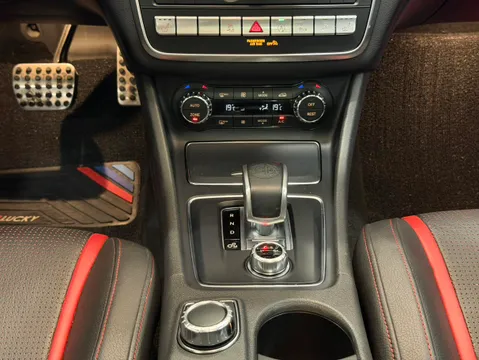 Mercedes-Benz Mercedes-Benz CLA