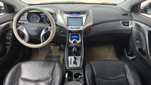 Hyundai Elantra (Avante)