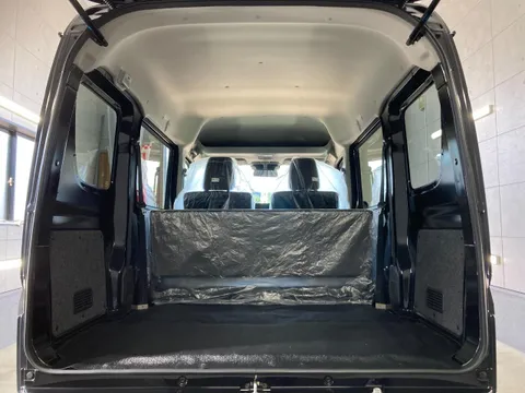 Nissan Clipper Van