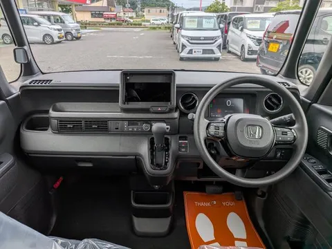 Honda N-BOX Custom
