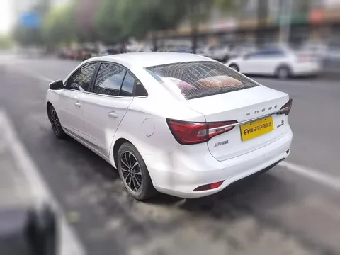 Roewe i5