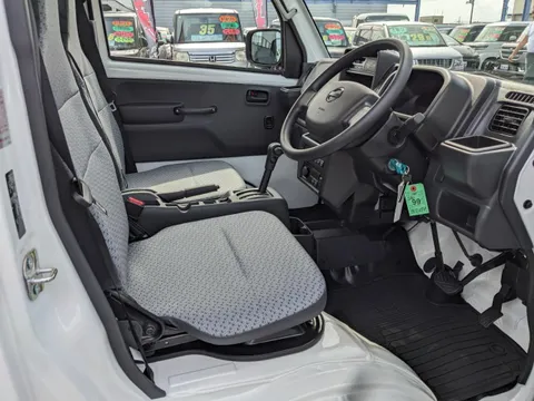 Nissan Clipper Truck