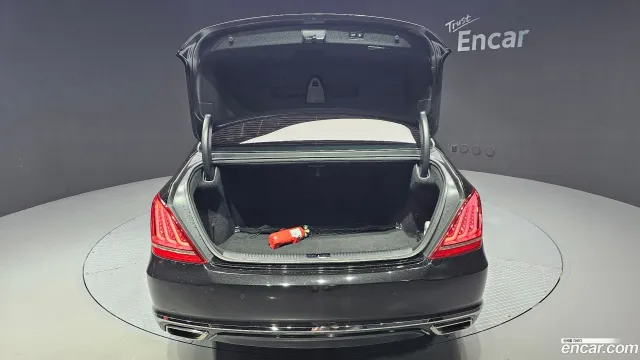 Genesis G90 (EQ900)