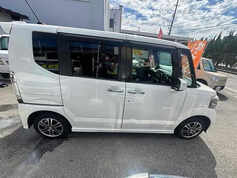 Honda N-BOX Plus Custom