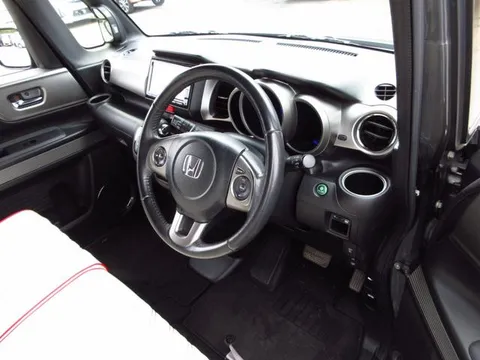 Honda N-BOX Slash